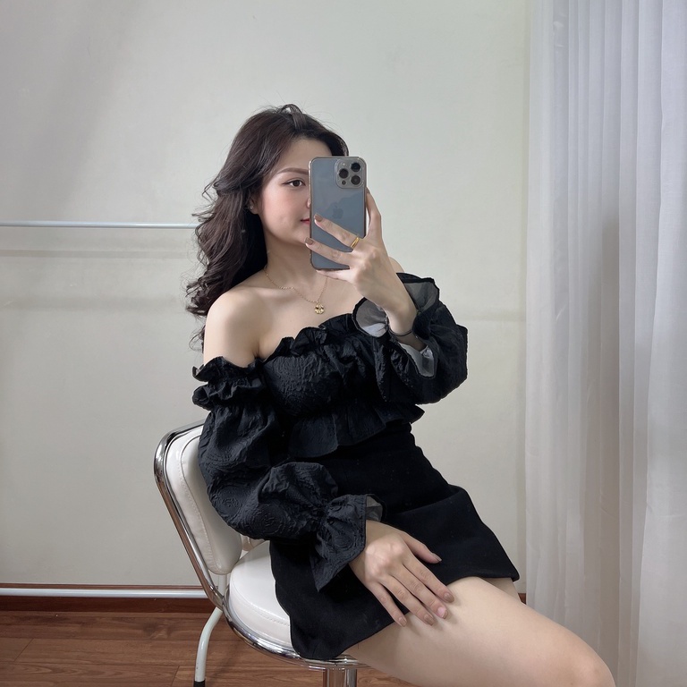 Áo trễ vai vải gấm bánh bèo dáng croptop hở vai tay bèo bồng nhún xinh xắn