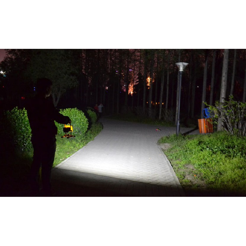 Đèn led siêu sáng sạc điện  ngoài trời 50W W807