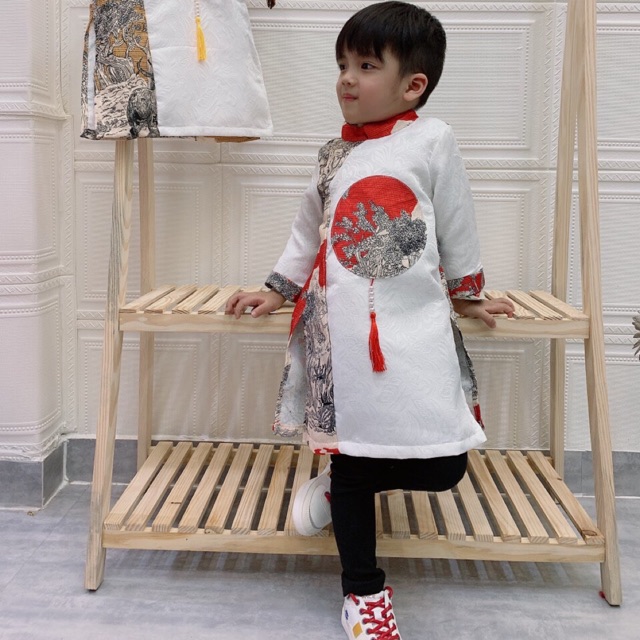 Áo dài gấm bé trai