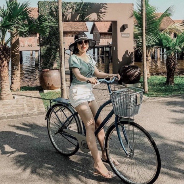 Chân váy chữ A ngắn, lưng cao, chất umi siêu dày dặn, co giãn 4 chiều | BigBuy360 - bigbuy360.vn