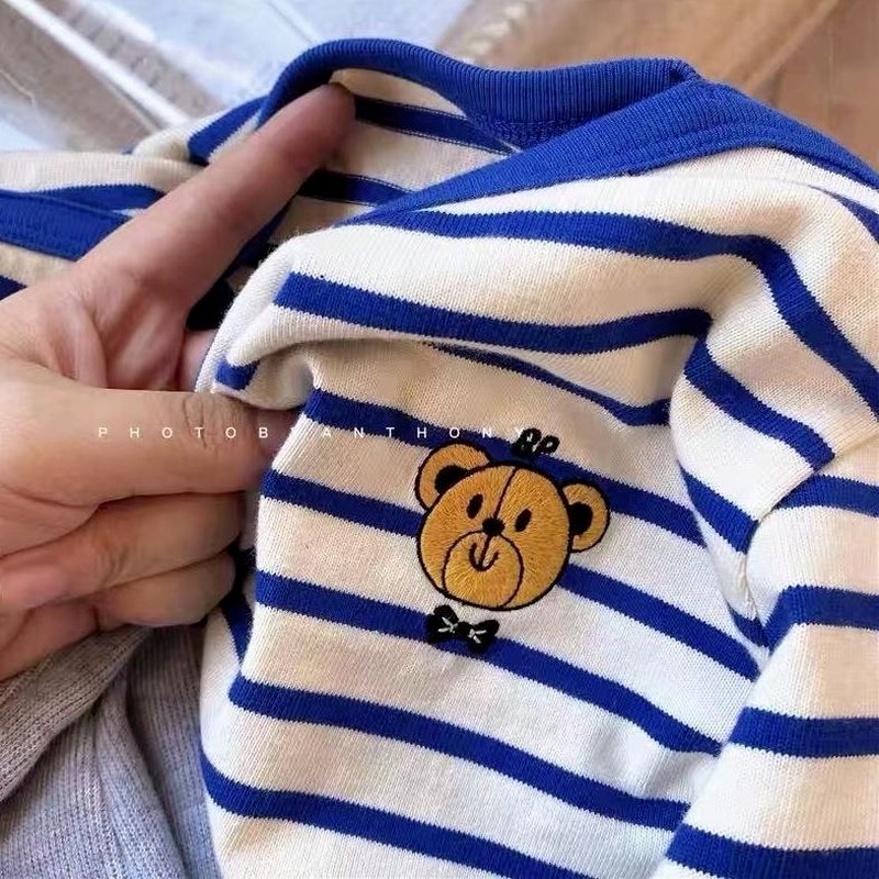 Áo kẻ sọc họa tiết hoạt hình cho bé