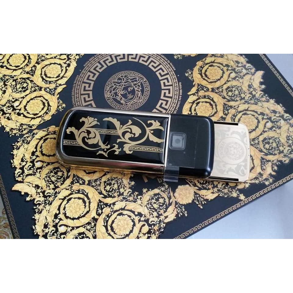 Điện thoại NOKIA 8800 Versace Hàng sưu tập, mới 100% do hãng versace design. Hộp gỗ với đầy đủ phụ kiện