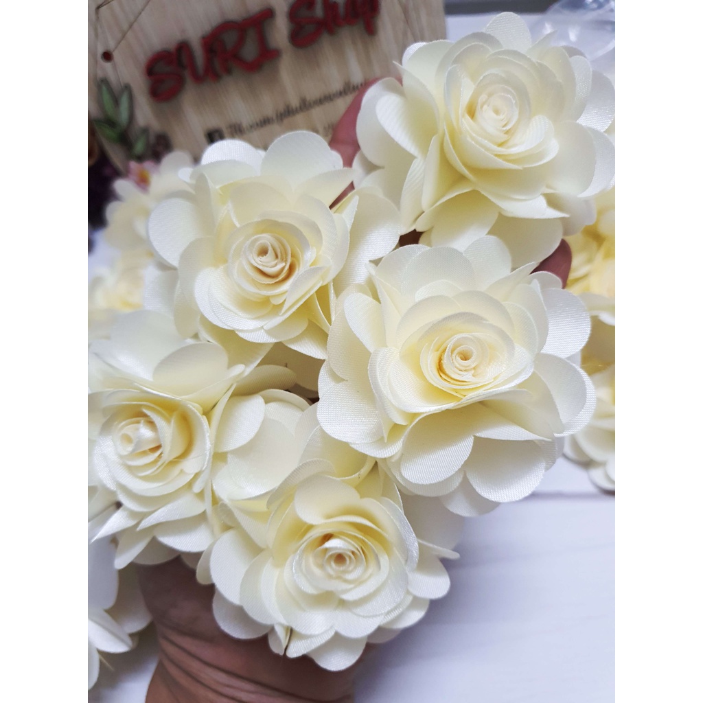 HOA HỒNG VẢI PHI LỤA 6cm - SÉT 10 CÁI