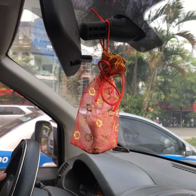 Đá muối treo xe hymalaya may mắn
