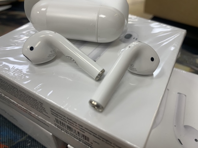 Airpods 2 1:1 Đổi Tên- check seting - Định Vị - Sạc Không Dây - Chất Âm Tốt Nhất Trong Tầm Giá