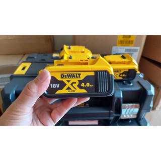 Pin dewalt Chính hãng 4Ah 18V hay còn gọi 20Vmax Chính hãng