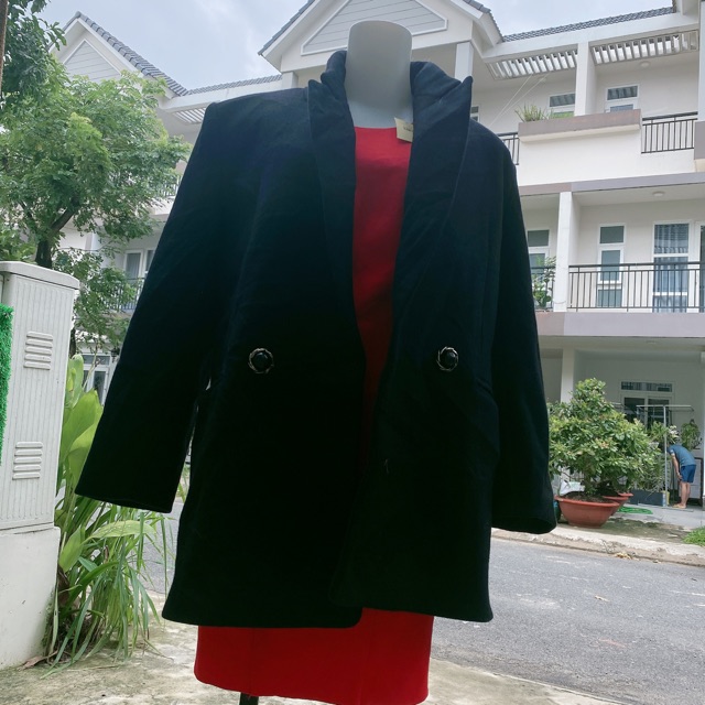 Áo khoát dạ dáng ngắn màu đen