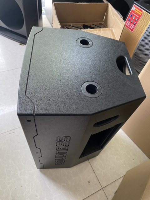 Thùng gỗ và lưới 4 tất