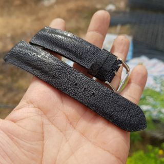 Dây đồng hồ cá đuối màu đen