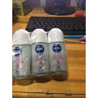 Lăn Khử Mùi Mờ Vết Thâm Nivea Extra Whitening 25ml