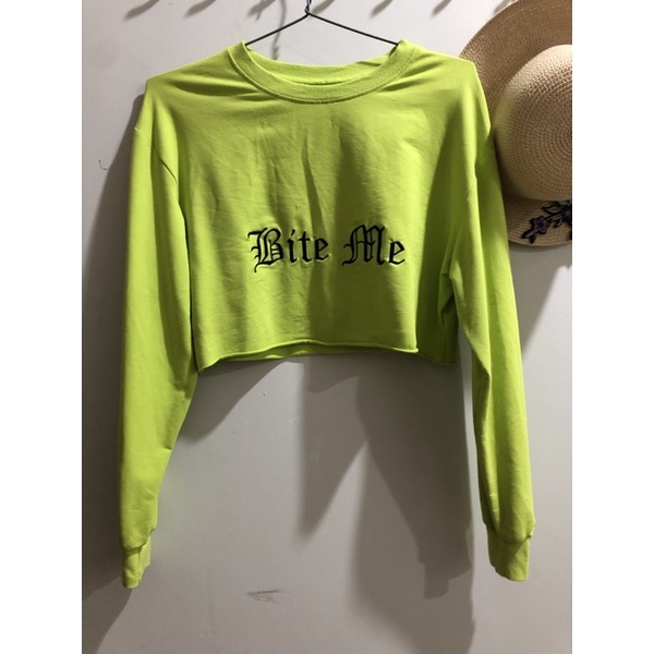 Pass croptop tay dài của Tryst