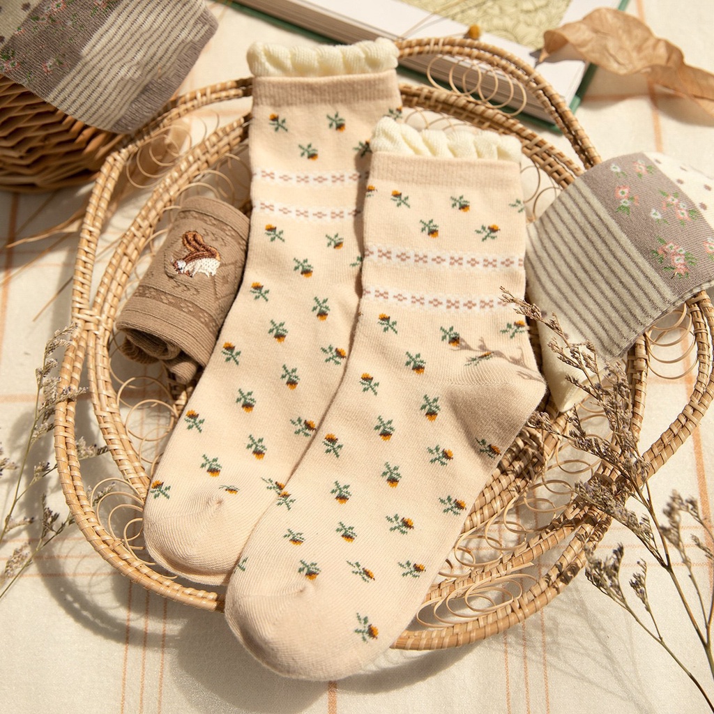 Vớ cổ cao Muzini tất Hàn Quốc họa tiết hoa nhí hình sóc nhẹ nhàng TN97