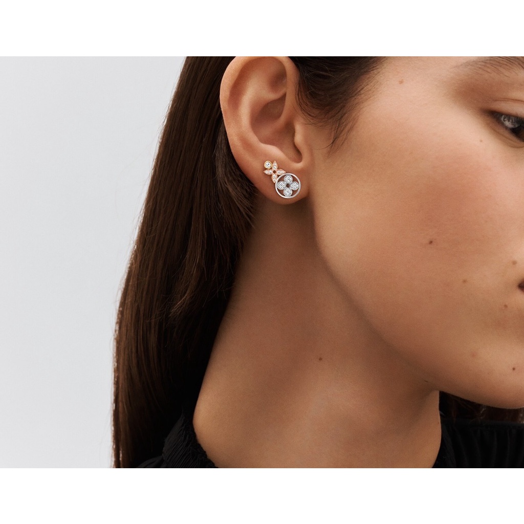 Khuyên Tai Bạc 925 Hình Bông Hoa Cỏ Bốn Lá Khoét Rỗng Phong Cách Mới Cho Bạn Gái