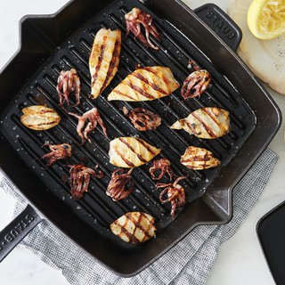 Chảo gang vuông Staub 26cm