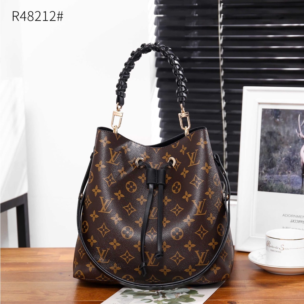 Lv Neo Noe Chéo Cơ Thể R48212