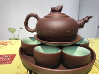 Bộ ấm chén tử sa chỉ đỏ ( khay )