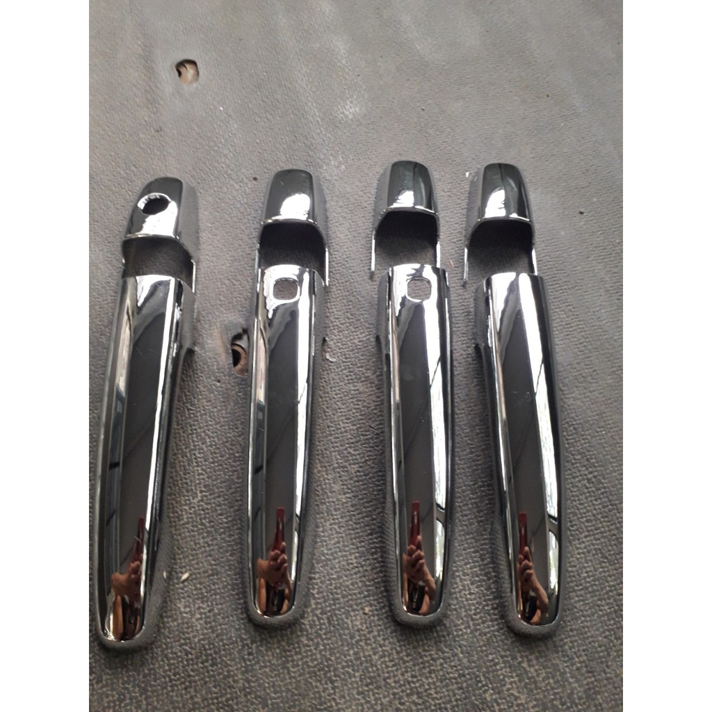 Bộ Ốp Tay Cửa mạ crom xe Suzuki Ertiga Form 2018-2019-2021 có lỗ khoá từ