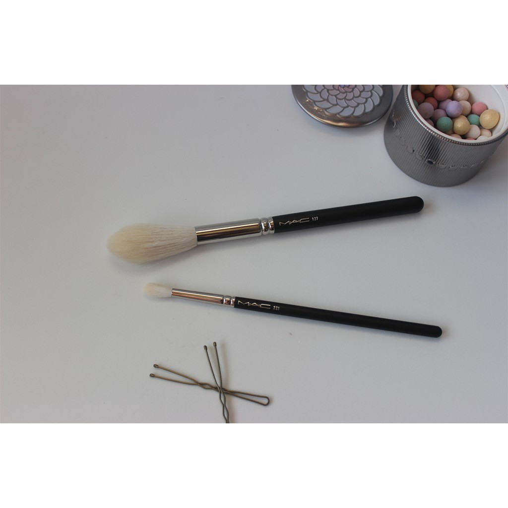 Cọ Trang Điểm Blending Màu Mắt Dáng Nhỏ MAC 221