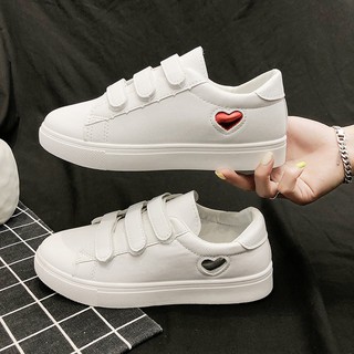 Giày TT Dán hình tym