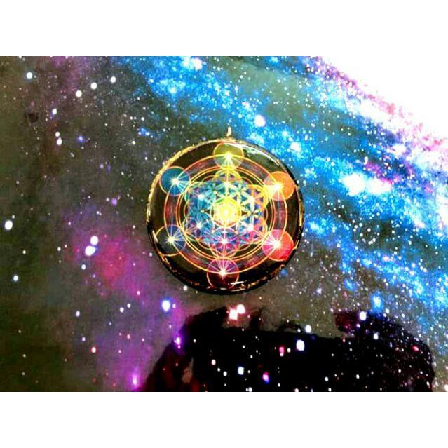 Mặt đeo orgonite hình học thiêng