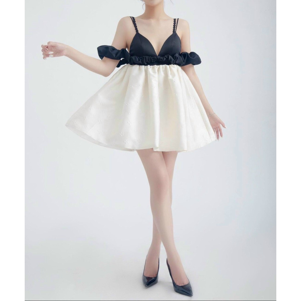 Đầm Xòe Dây Phối Ren Đen Trắng Xinh Xắn Có Mút Ngực