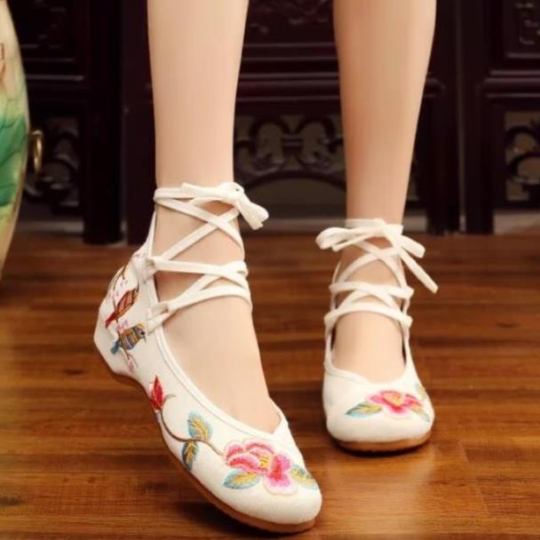 Giày vải thêu hoa dây buộc ( hàng oder ko có sẵn) : I