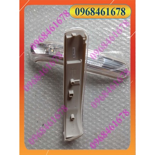 ĐÈN XI NHAN GƯƠNG CAPTIVA