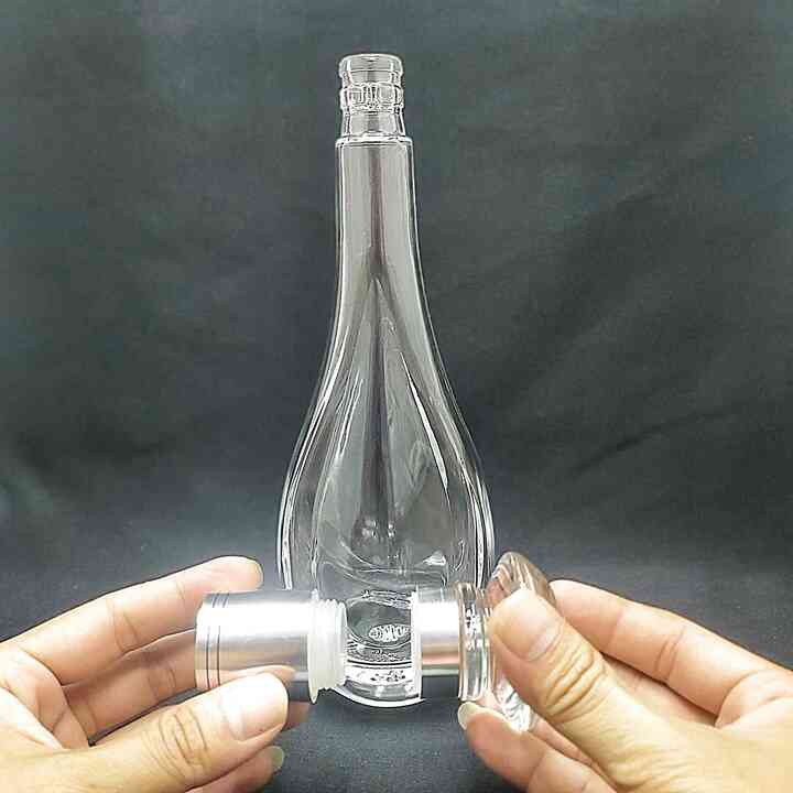 Chai thủy tinh đựng rượu 500ml cao cấp mẫu GIỌT NƯỚC - Nắp thủy tinh đặc hình Nón bọc thiếc (Mẫu C12)