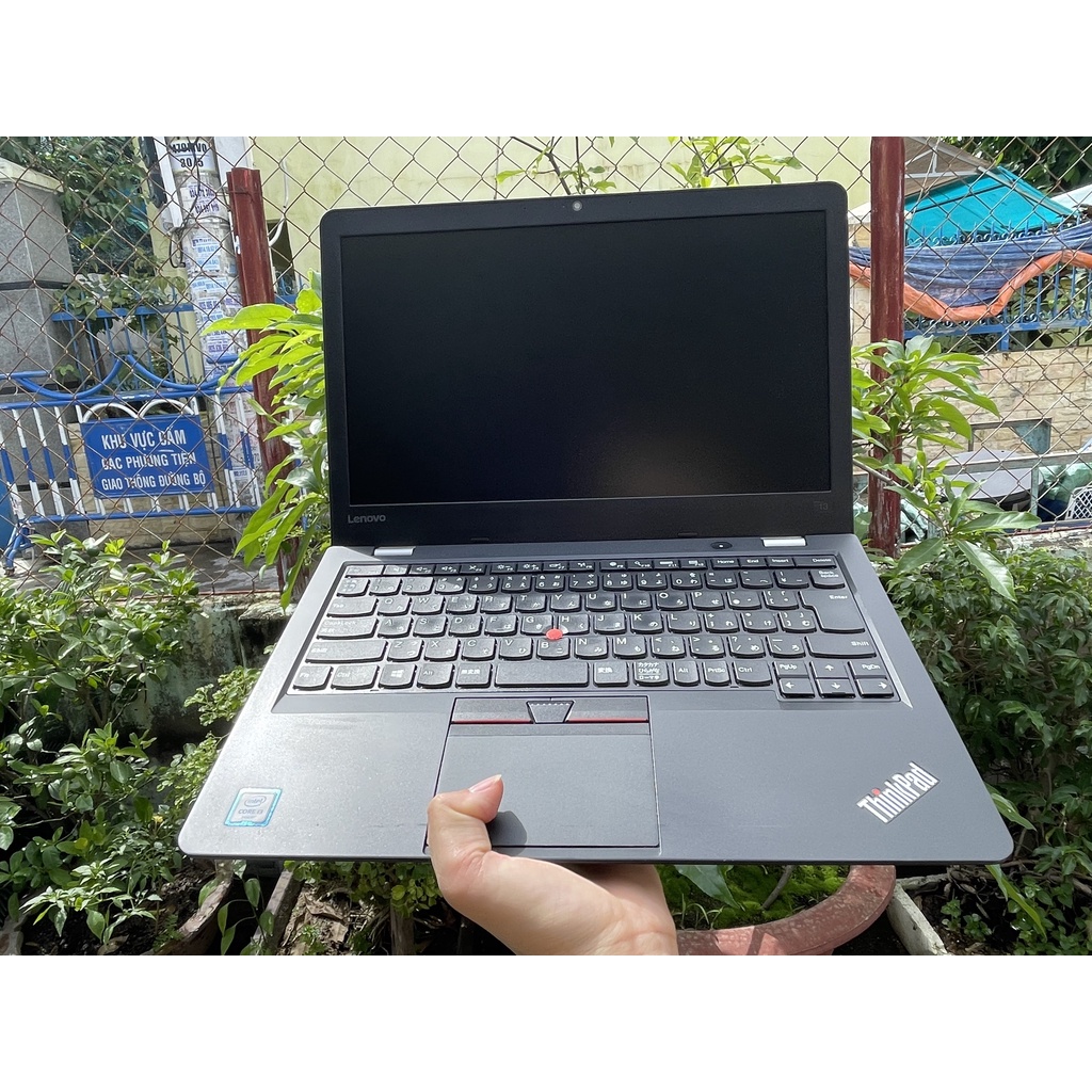 Máy tính laptop ThinkPad 13 Gen 1