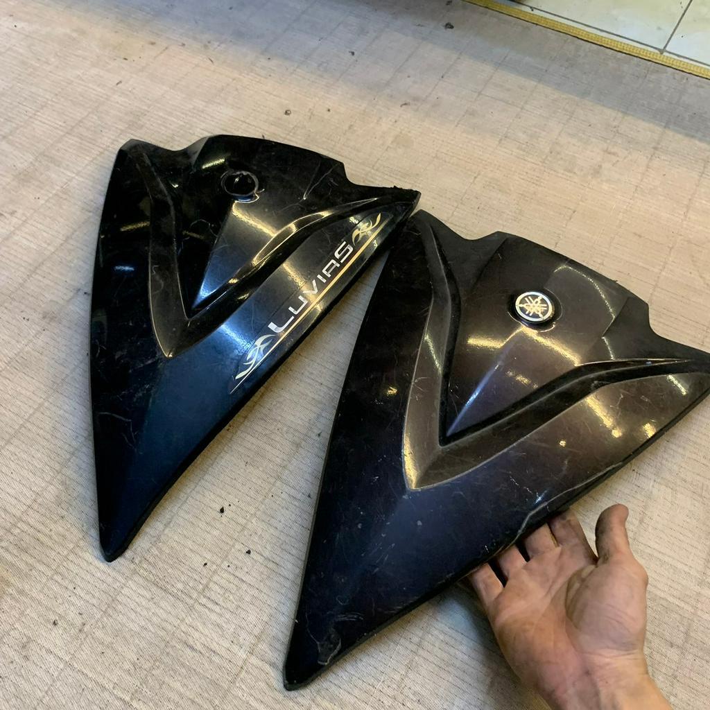 Ốp nhựa vỏ trước đầu yamaha luvias 125 xăng cơ 2011