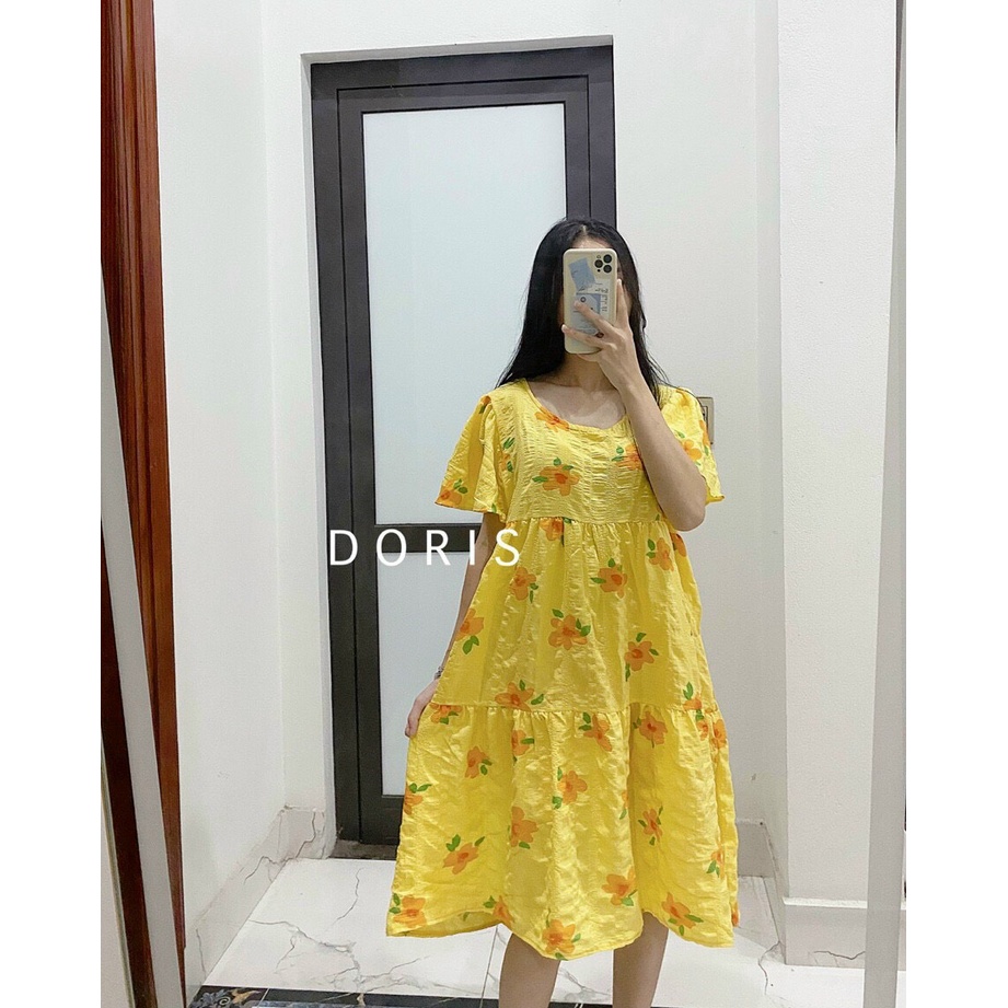 Đầm bầu mùa hè - váy bầu dáng babydoll trắng điểm hoạ tiết hoa vàng lịch sự trẻ trung