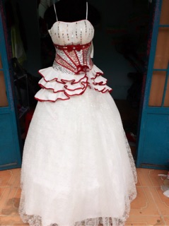Thanh lý áo cưới
