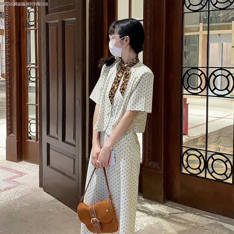 Set Áo Tay Ngắn Họa Tiết Chấm Bi Và Chân Váy Dài Trung Bình Phong Cách Retro Cho Nữ