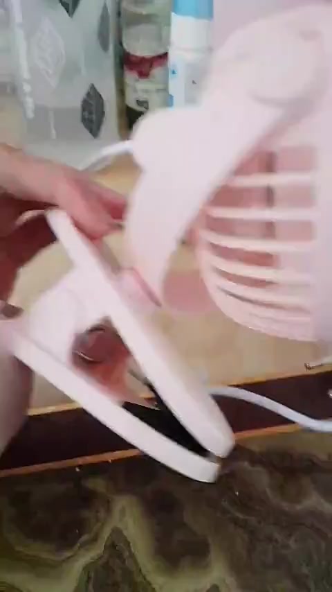 Quạt Mini Tích Điện Để Bàn Cực Mát, Quạt Tích Điện Mini Kẹp Bàn, Độ Kẹp Chắc Chắn Cho Dân Văn Phòng HOT 2023 | BigBuy360 - bigbuy360.vn