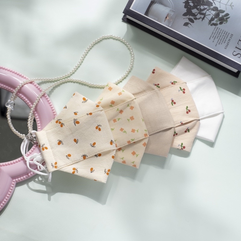 Set 6 món / 5 khẩu trang vải linen lót vải xô muslin và 1 dây đeo khẩu trang charm bướm pha lê