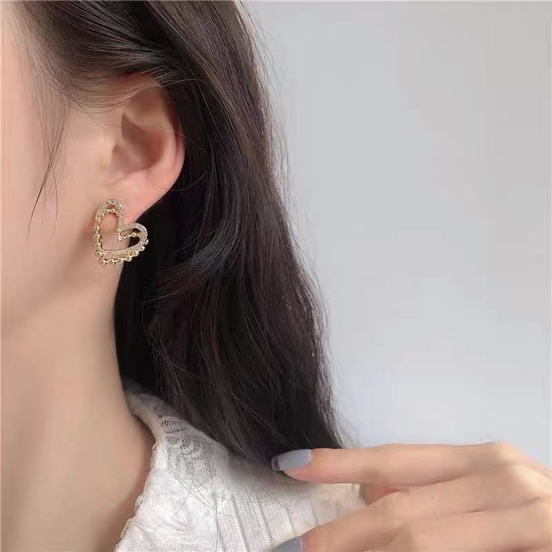 Khuyên Tai Hình Trái Tim Phong Cách Hàn Quốc Thời Trang