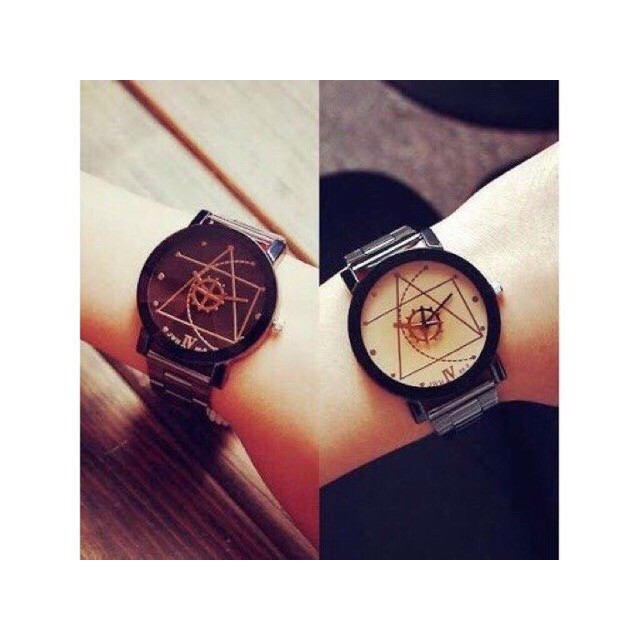 DH025 [GIÁ SỈ] ĐỒNG HỒ CẶP ĐÔI NAM NỮ DÂY KIM LOẠI MẶT THẠCH ANH XOẮN TAM GIÁC CỰC ĐẸP