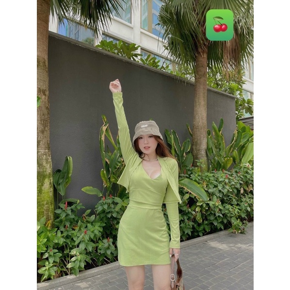 Sét bộ 3 món chất gân co giãn gồm áo khoác nhí xinh, chân váy chữ A kèm áo croptop cổ yếm xinh  Ng alohashop91