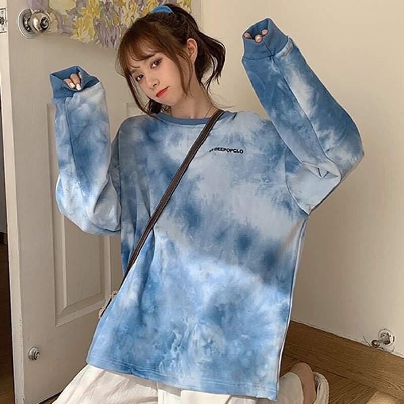 Áo sweater tay dài loang màu in chữ