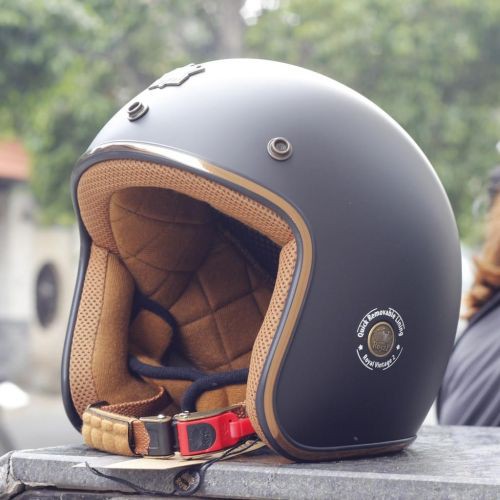 Nón bảo hiểm 3/4 Luxury Royal M20C Đen Nhám