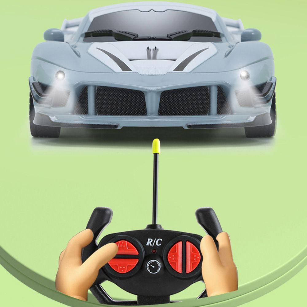 Xe Hơi Điều Khiển Từ Xa SUSANS 1: 18 Và Phụ Kiện Đi Kèm