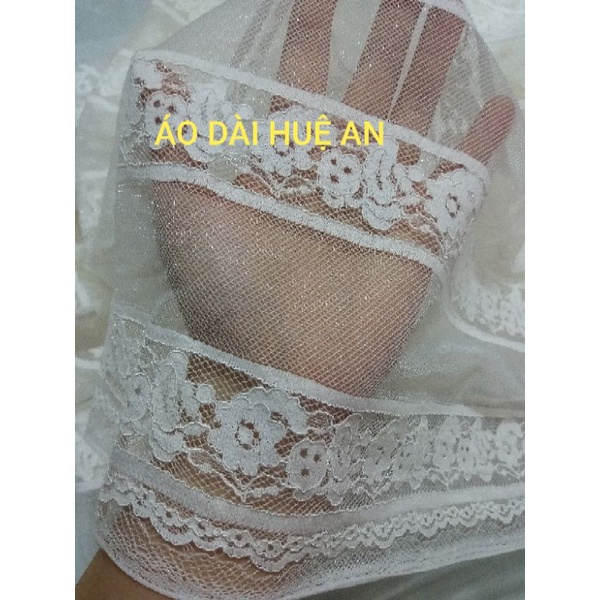 Ren chỉ ánh kim gân nổi màu trắng may áo dài, váy đầm
