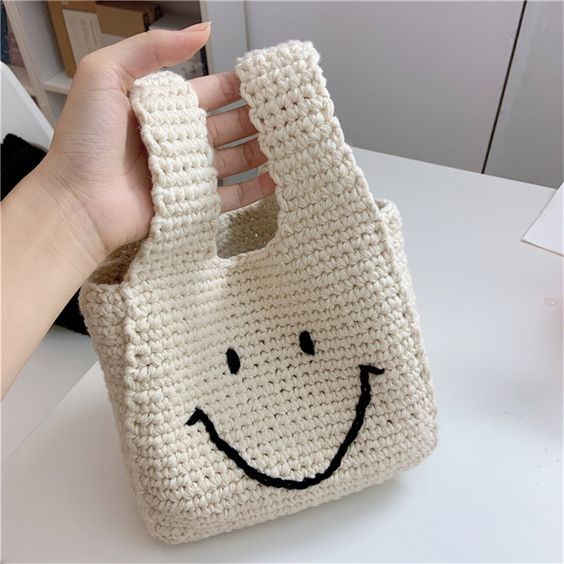 TÚI XÁCH HOẠ TIẾT MẶT CƯỜI CHẤT LIỆU LEN YAOH, CROCHET SHOULDER BAG