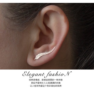 Khuyên tai lá móc sát tai