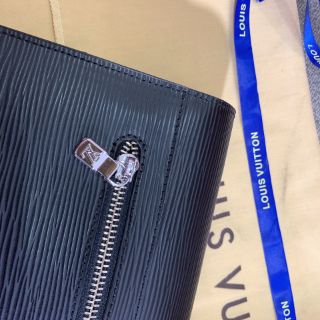 Clutch lv nam thames hàng spsl