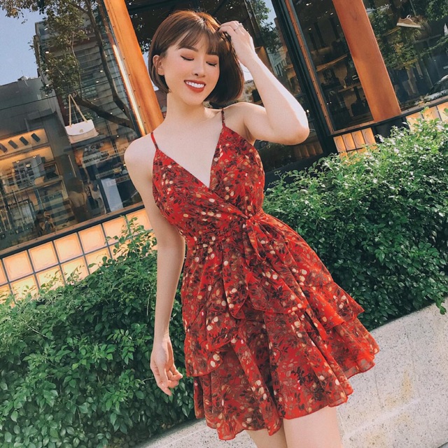 Váy hoa đỏ 2 dây
