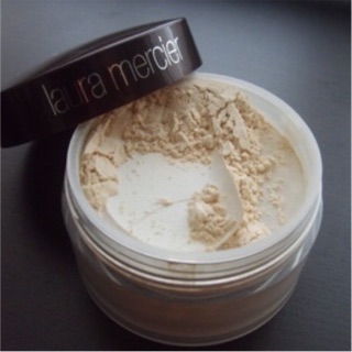 Phấn phủ không màu dạng bột Laura Mercier