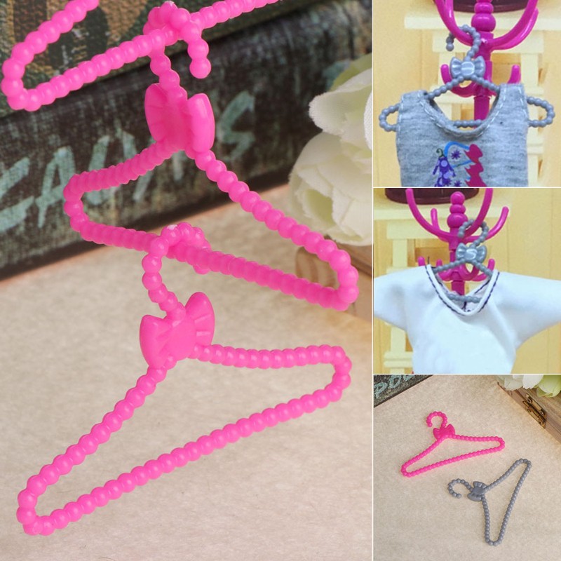 10 Móc treo quần áo cho búp bê