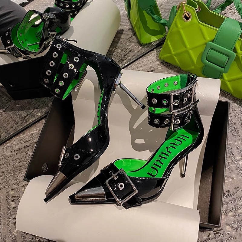 Giày cao gót chiến binh phối màu