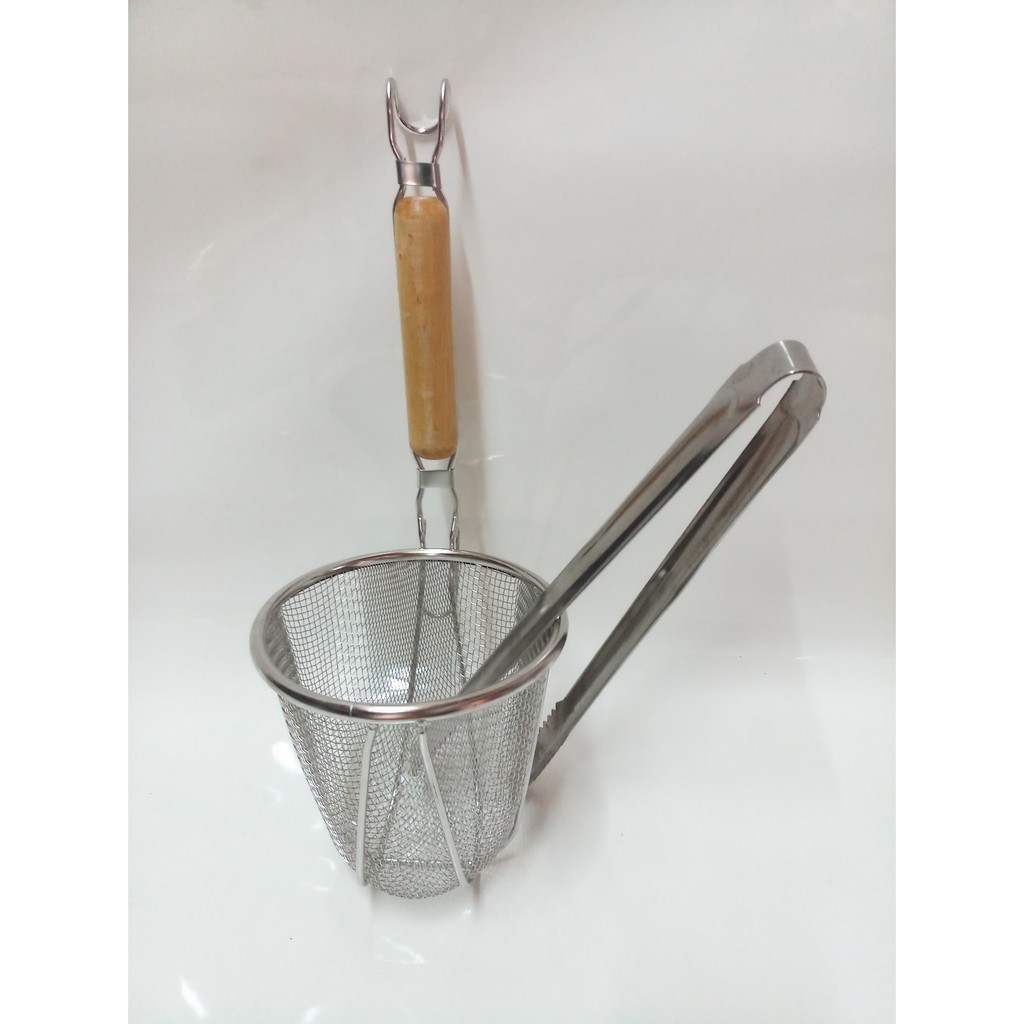 VỢT INOX NHỎ (37X14 CM)CÁN GỖ TRỤNG HỦ TIẾU,MÌ,RAU,THỊT TẶNG KÈM MỘT GẮP INOX CAO CẤP.